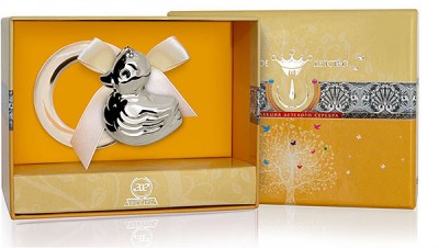 Серебряная погремушка «Утка» на кольце в подарочном футляре